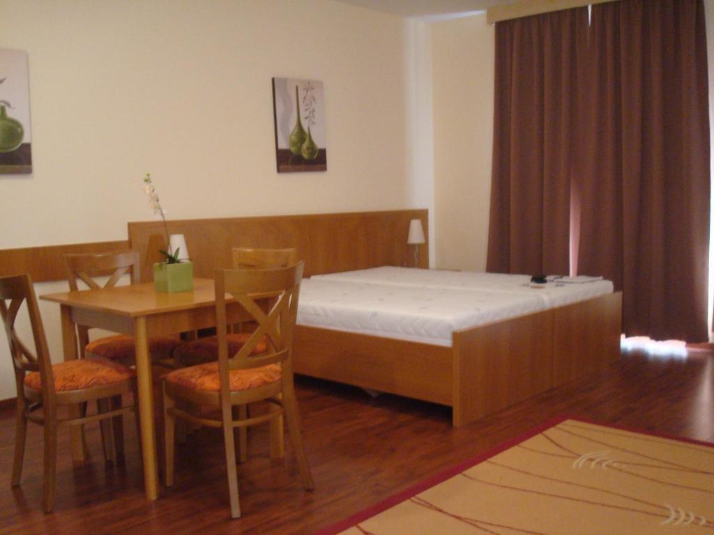 Carpe Diem Apartment Hajduszoboszlo Bilik gambar