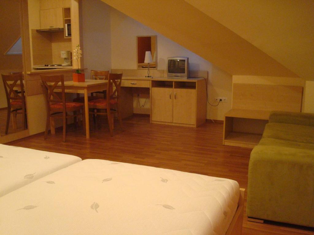 Carpe Diem Apartment Hajduszoboszlo Bilik gambar