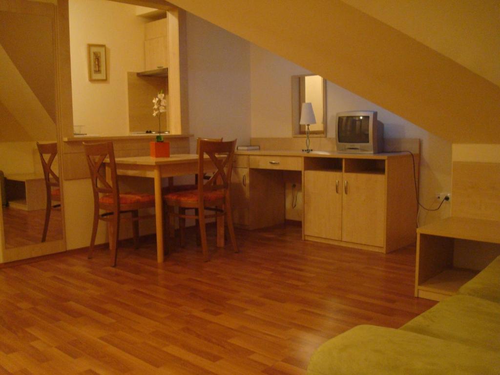 Carpe Diem Apartment Hajduszoboszlo Bilik gambar