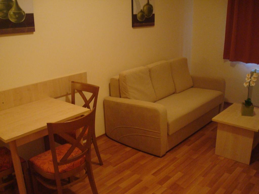 Carpe Diem Apartment Hajduszoboszlo Bilik gambar