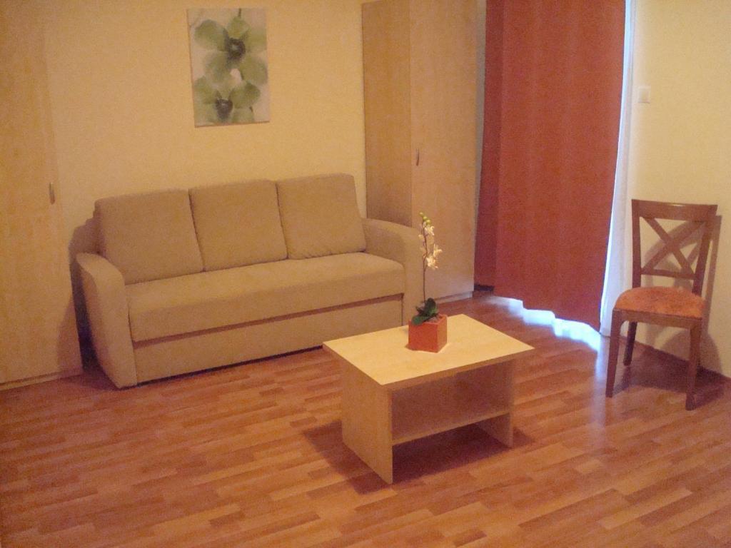 Carpe Diem Apartment Hajduszoboszlo Bilik gambar