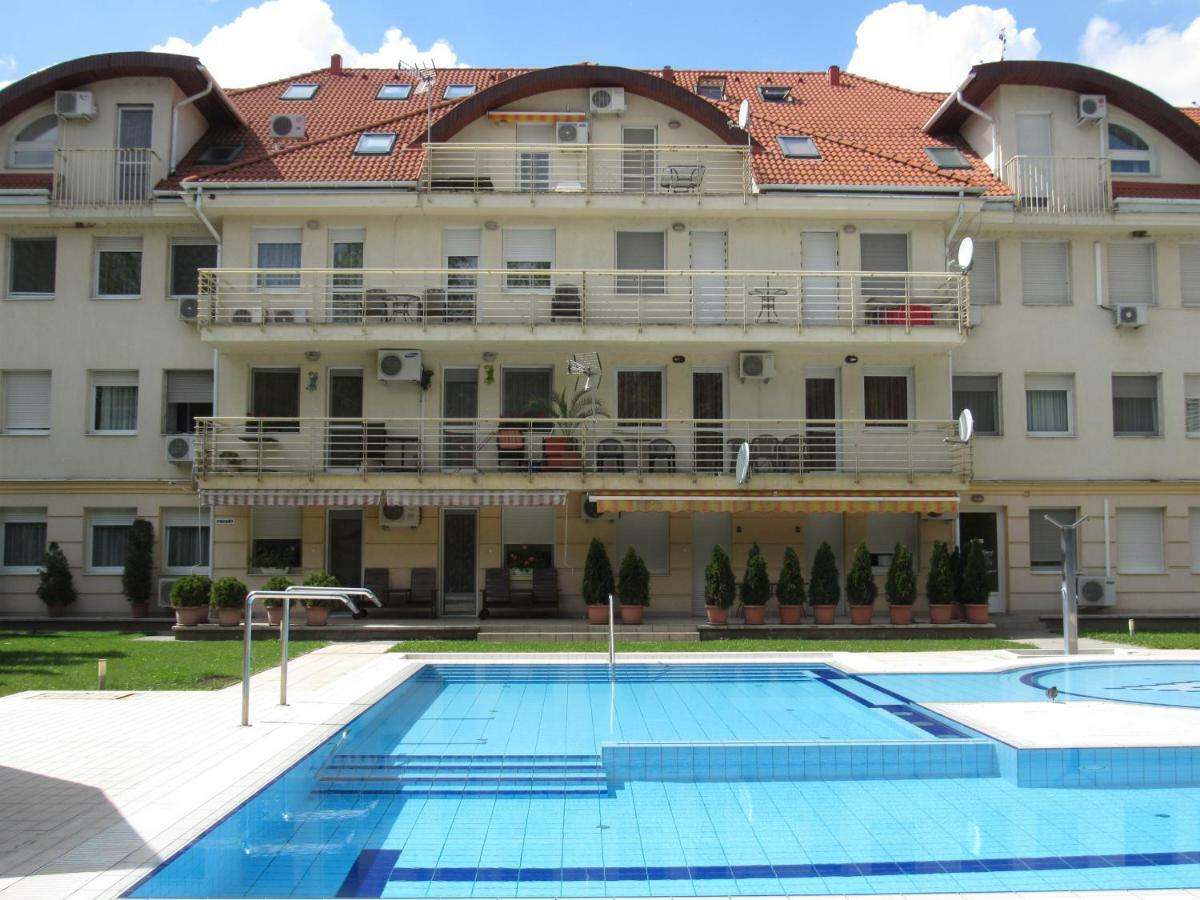 Carpe Diem Apartment Hajduszoboszlo Luaran gambar